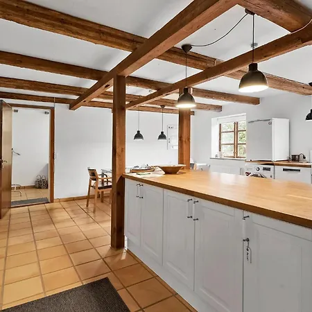 2 Bedroom Gorgeous In Lägenhet *
