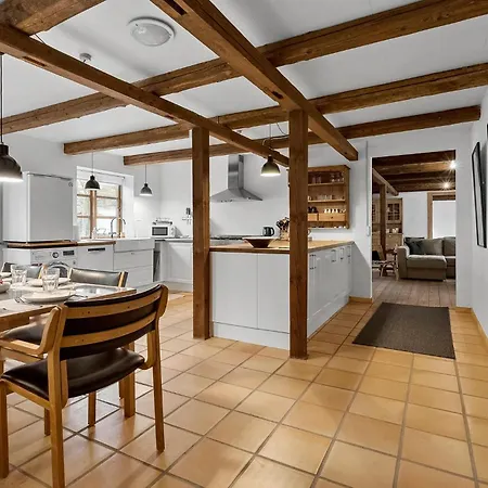 شقة 2 Bedroom Gorgeous In *